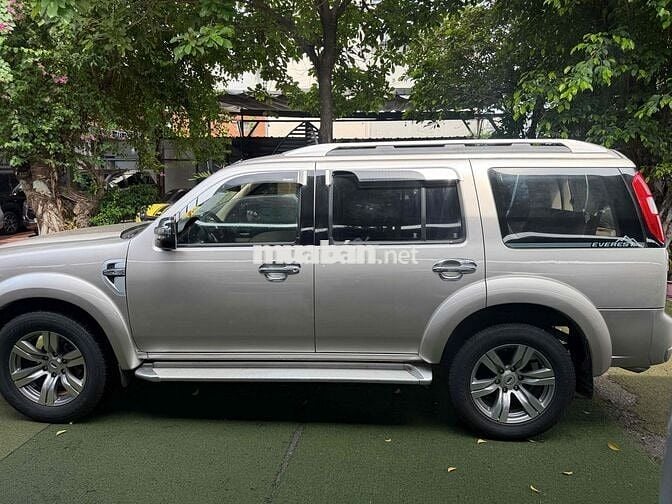 Ford Everest 2012 Số sàn Vàng cát 128.000km