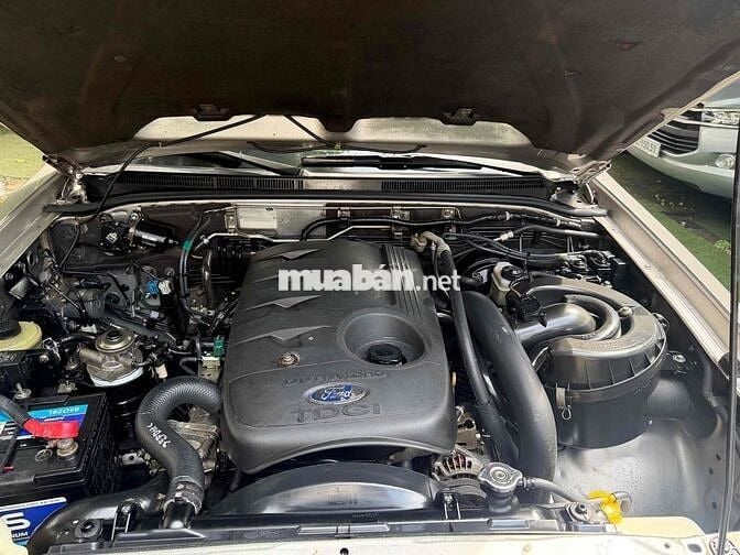 Ford Everest 2012 Số sàn Vàng cát 128.000km