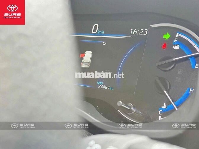 Toyota Innova Cross Hybrid 2024 Chính Hãng