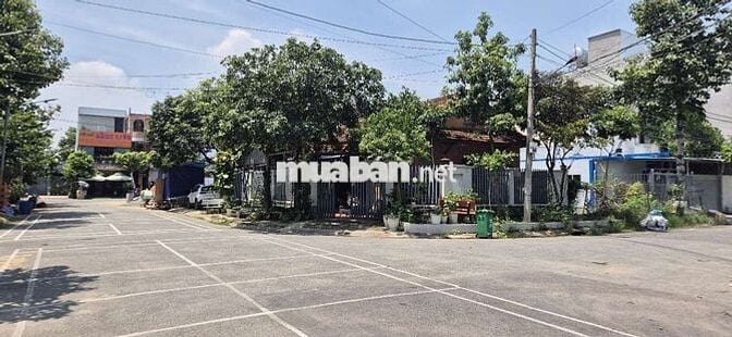 Cho thuê nhà mặt tiền góc phố dài 31 mét.  Khu dân cư Vĩnh Phú 2