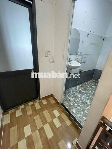 nhà ngay võ trần toản 2p ,2wc 5tr5/thang