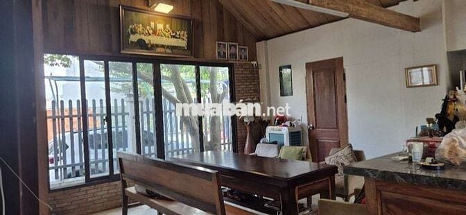 Cho thuê nhà mặt tiền góc phố dài 31 mét.  Khu dân cư Vĩnh Phú 2