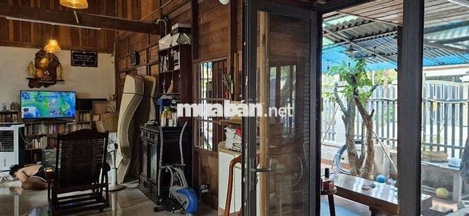 Cho thuê nhà mặt tiền góc phố dài 31 mét.  Khu dân cư Vĩnh Phú 2