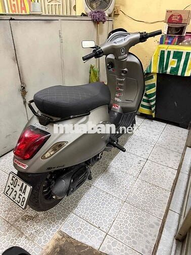 Piaggio Vespa Sprint Xám