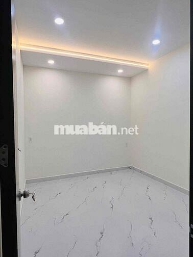Nhà 1 lầu: 4x20m, 3 phòng ngủ hẻm xe hơi