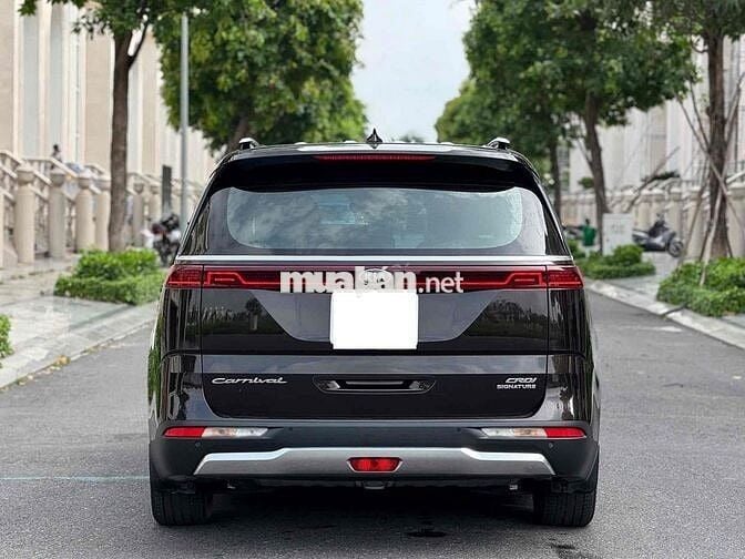 Kia Carnival Signature 2.2D 2021 Nâu 7 chỗ