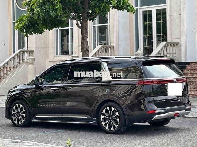 Kia Carnival Signature 2.2D 2021 Nâu 7 chỗ