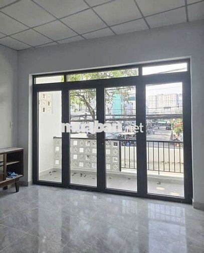 Cho thuê lầu 1 nhà Mặt tiền Hưng Phú, Quận 8 4,3x18m 2 phòng