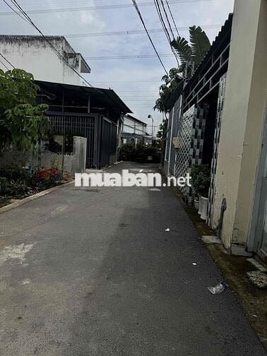 Nhà 1 lầu: 4x20m, 3 phòng ngủ hẻm xe hơi