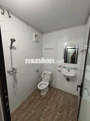 Cần cho thuê nhà khép kín đầy đủ thiết bị 