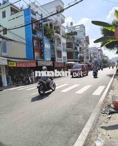 Cho thuê lầu 1 nhà Mặt tiền Hưng Phú, Quận 8 4,3x18m 2 phòng