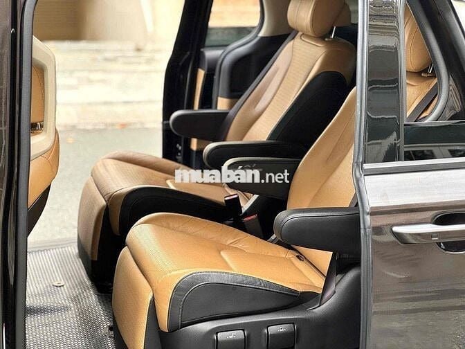 Kia Carnival Signature 2.2D 2021 Nâu 7 chỗ