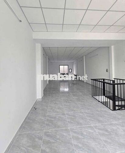 Cho thuê lầu 1 nhà Mặt tiền Hưng Phú, Quận 8 4,3x18m 2 phòng