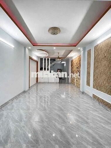 Nhà 1 lầu: 4x20m, 3 phòng ngủ hẻm xe hơi
