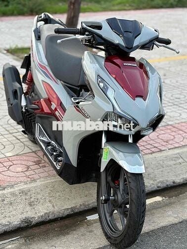 Honda Air Blade 125 4val 2024  Xám đỏ oder 800 km