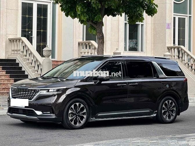 Kia Carnival Signature 2.2D 2021 Nâu 7 chỗ