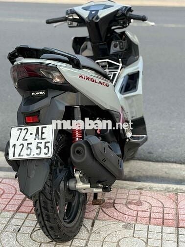 Honda Air Blade 125 4val 2024  Xám đỏ oder 800 km