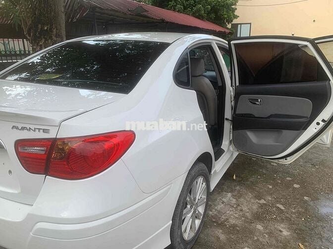 Hyundai Avante 2011 Số tự động Trắng