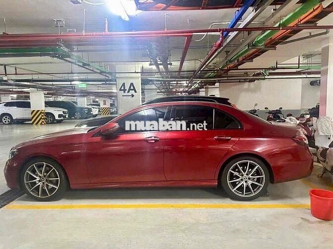 Mercedes-Benz E300 AMG facelift 2021 14.573 km Đỏ