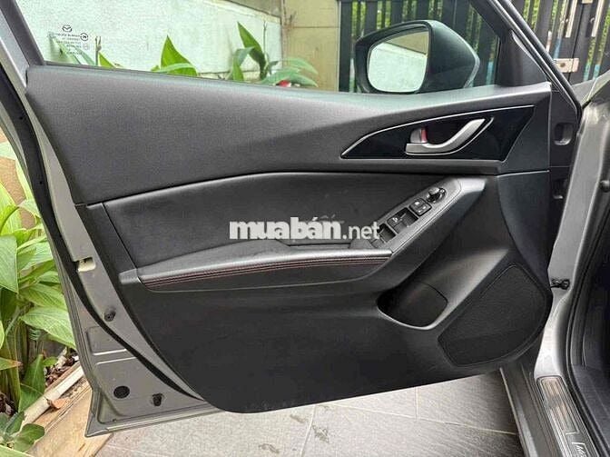 Mazda Mazda3 hatchback 2016 53000 km Xám