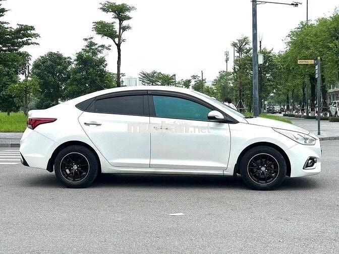 Hyundai Accent 2020 số sàn 1.4 base bao zin ,chêch