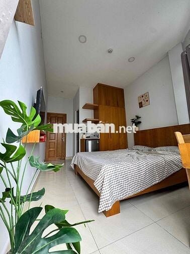 phòng studio view ban công ngay cầu bình lợi gần vlu