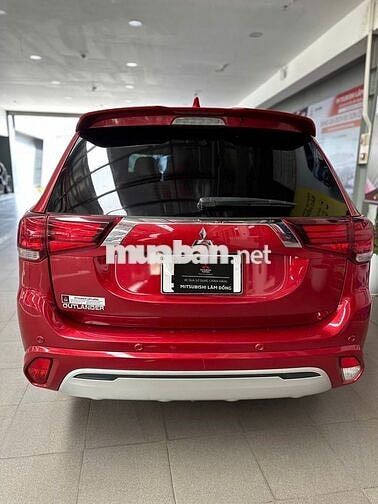 Mitsubishi Outlander Premium 2022 Đỏ 43.400 km