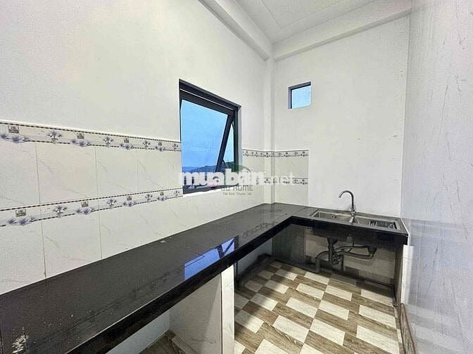 Phòng nhỏ có view cửa sổ siêu thoáng