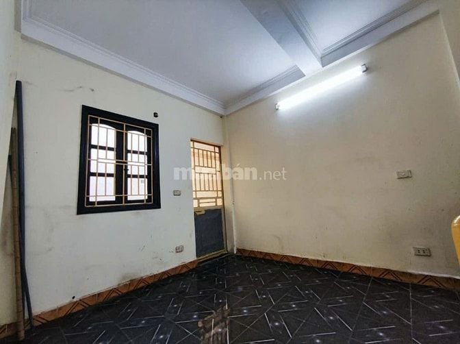 Cho thuê nhà ngõ ô tô tránh phố Núi Trúc, 20m2, 4 tầng, tiện kinh doan
