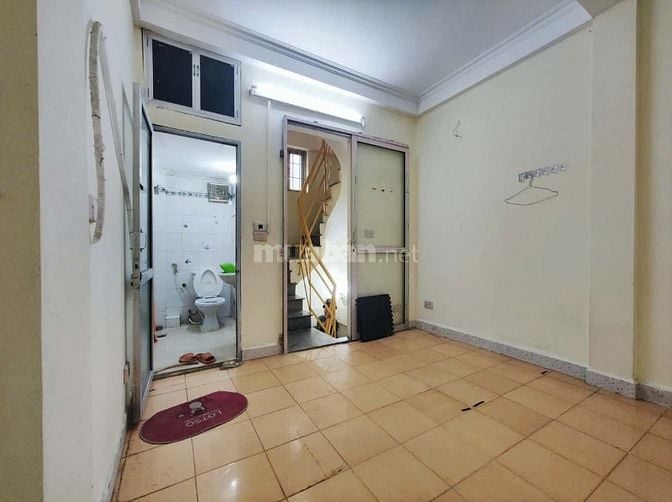 Cho thuê nhà ngõ ô tô tránh phố Núi Trúc, 20m2, 4 tầng, tiện kinh doan