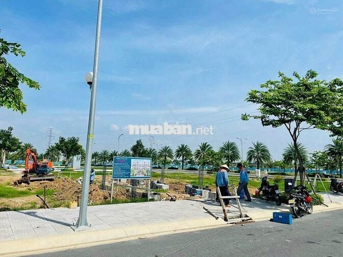 Bán gấp lô đất KDC ngay chợ Đại Phước 100m2 giá chỉ 1,879 tỷ bao thuế