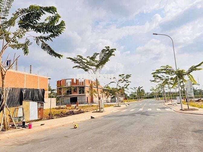 Bán gấp lô đất KDC ngay chợ Đại Phước 100m2 giá chỉ 1,879 tỷ bao thuế