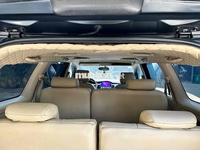 Toyota Innova 2.0G Số sàn màu Đen