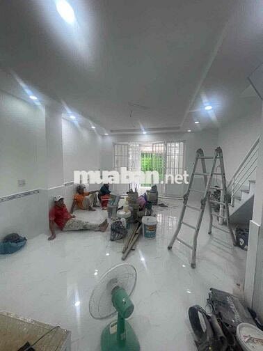 cho thuê nhà nc nguyễn kiệm p3 (4,5x11) 1 lầu , 2pn , 2wc nhà mới  tin