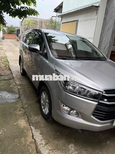 Toyota Innova 7 chỗ số sàn xăng Bạc