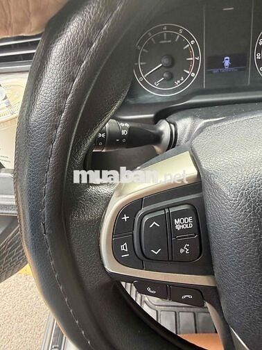 Toyota Innova 7 chỗ số sàn xăng Bạc