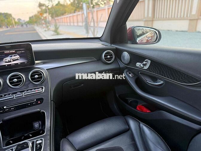Mercedes-Benz GLC300 4Matic 2016 Đỏ 110,000km