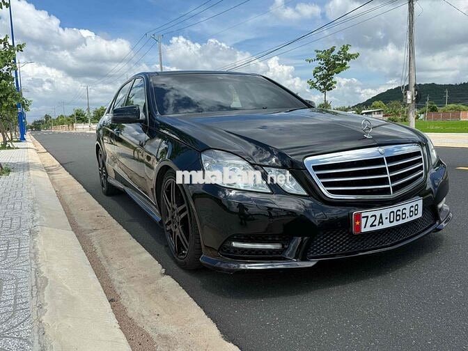 Mercedes-Benz E300 2012 Sedan Đen Da 5 chỗ