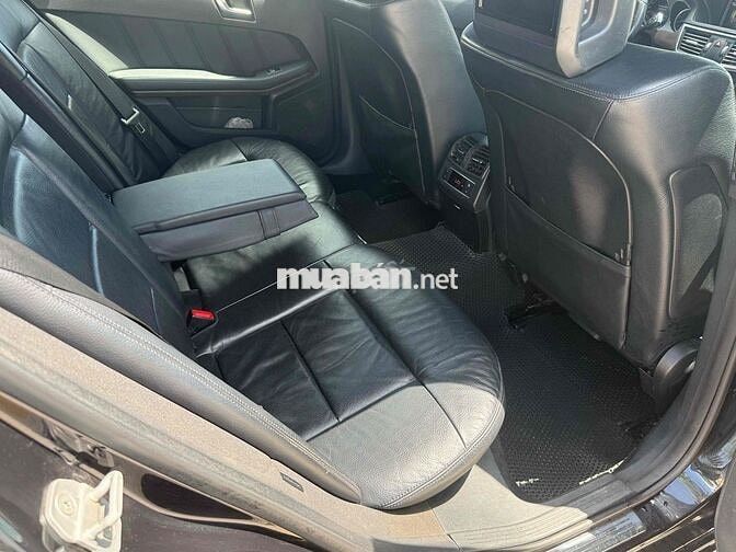Mercedes-Benz E300 2012 Sedan Đen Da 5 chỗ