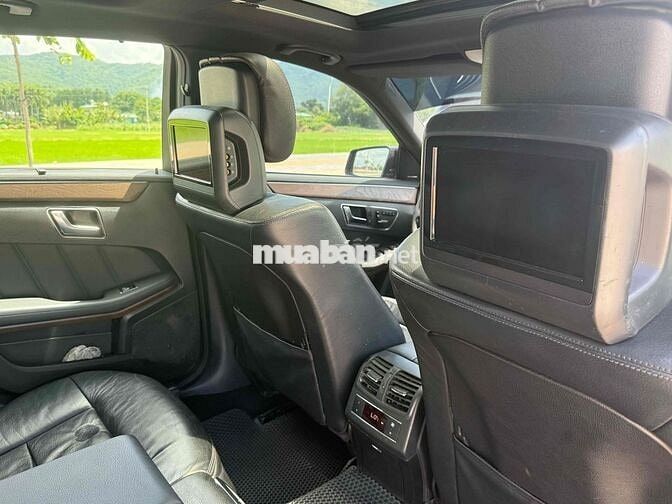 Mercedes-Benz E300 2012 Sedan Đen Da 5 chỗ