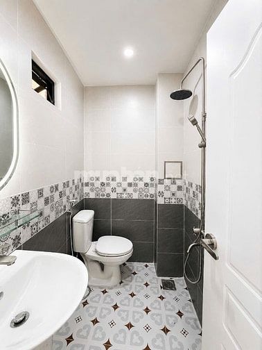 BÁN NHÀ NGUYỄN ĐÌNH CHÍNH QUẬN PHÚ NHUẬN