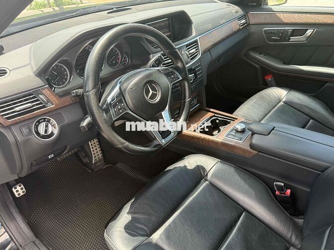 Mercedes-Benz E300 2012 Sedan Đen Da 5 chỗ