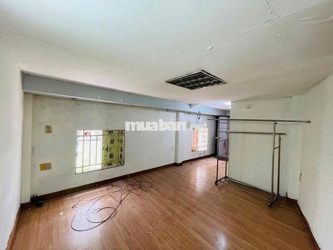 Nhà nguyên căn nho nhỏ ngay Nguyễn Gia Trí