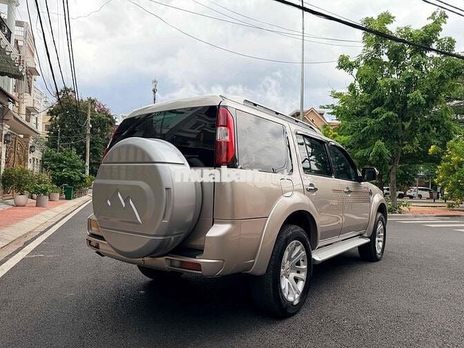 Ford Everest 2.5 máy dầu số sàn 7 chỗ 2014