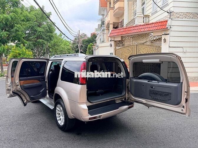 Ford Everest 2.5 máy dầu số sàn 7 chỗ 2014