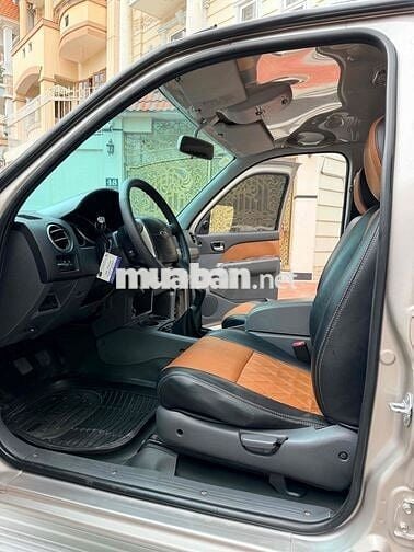Ford Everest 2.5 máy dầu số sàn 7 chỗ 2014