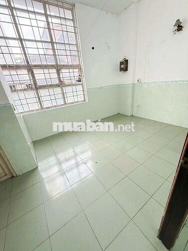 Nhà nguyên căn Gò Dầu. Quận Tân Phú (3pn, 4wc). hẻm xe hơi. Dtsd 252m2