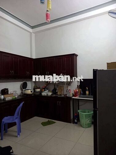 Nhà 1 trệt 2 lầu sân thượng full nội thất đường liên khu 4/5 BHH B
