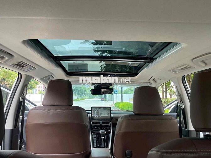 Toyota Innova Cross HEV 2026 Trắng 4000km