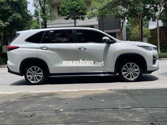 Toyota Innova Cross HEV 2026 Trắng 4000km